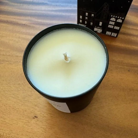 Catbird ghost rose candle - Picture 9 of 11